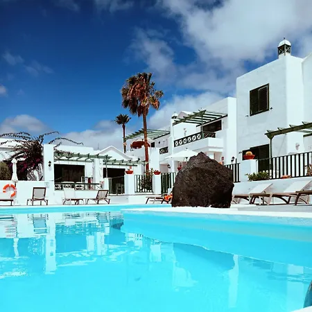 Acacias Puerto del Carmen (Lanzarote)