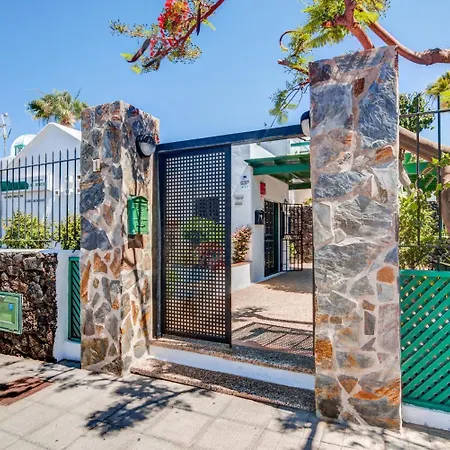 Apartament Acacias *