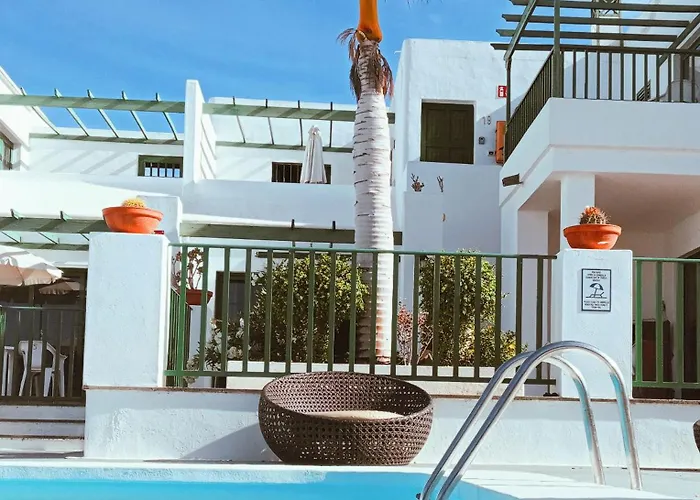 金合欢公寓式酒店 *