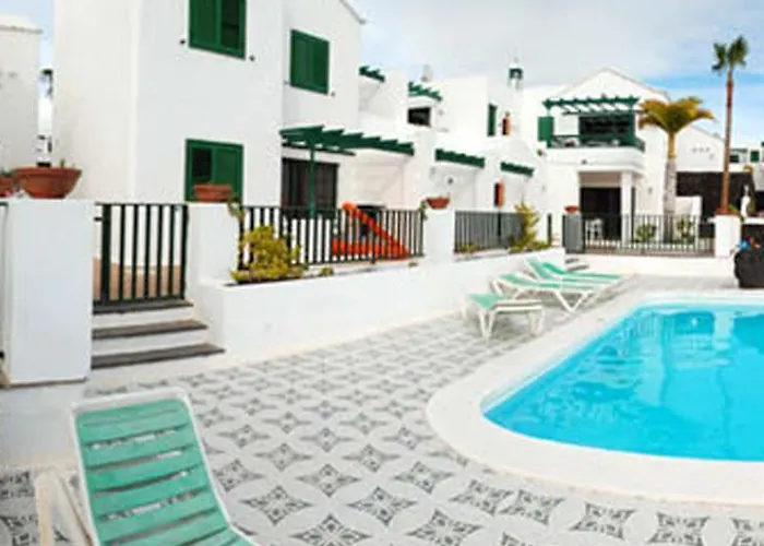 金合欢公寓式酒店 *