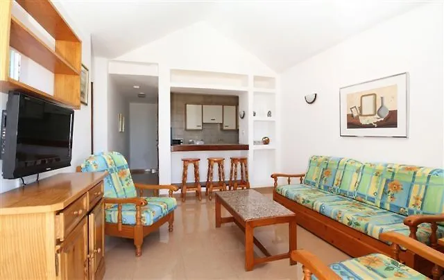 金合欢公寓式酒店 *